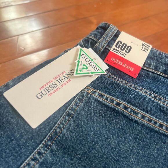 NWT | GUESS Bootcut G09 Jeans Women's 30 Medium Blue Wash Stretch MSRP $98 - Picture 1 of 7